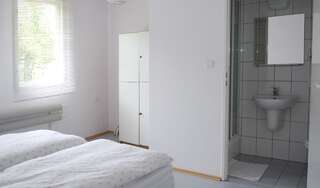 Отели типа «постель и завтрак» Pension Lenno we Wleniu Wleń Двухместный номер с 1 кроватью и собственной ванной комнатой-4